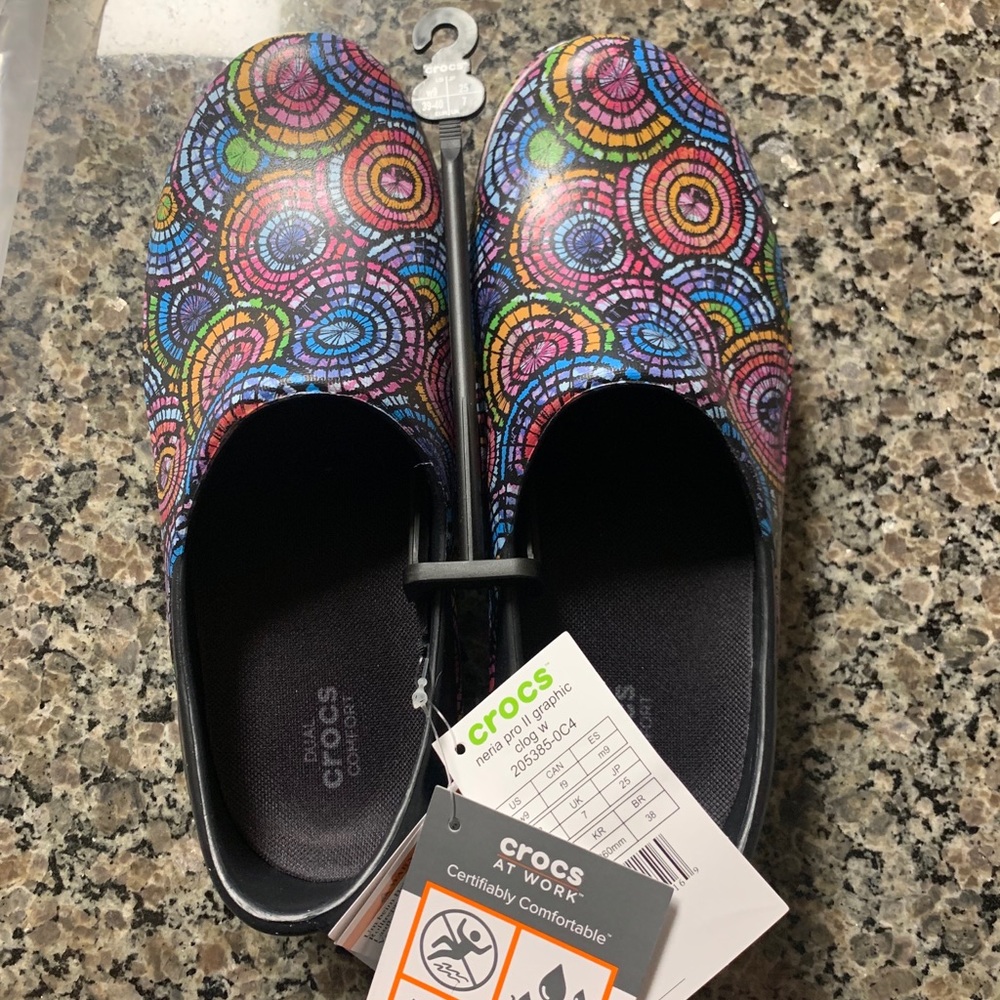 Crocs neria pro II clog women size 9 multi